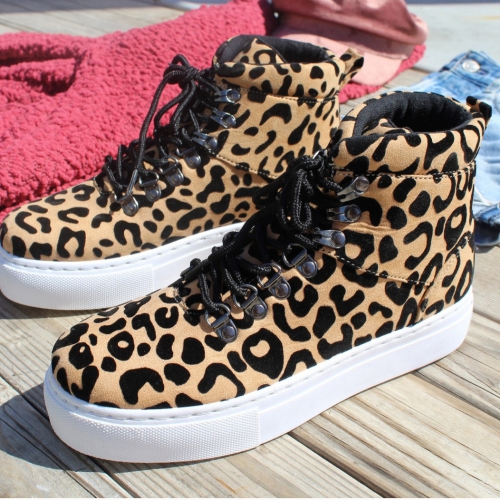 BRAND NEW Leopard print sneakers-sz9 - Picture 3 of 7